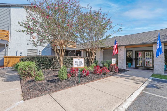 The Marq Shreveport leasing office front